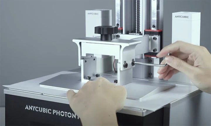 Dalla frustrazione all'impeccabilità: Come livellare la stampante 3D in resina